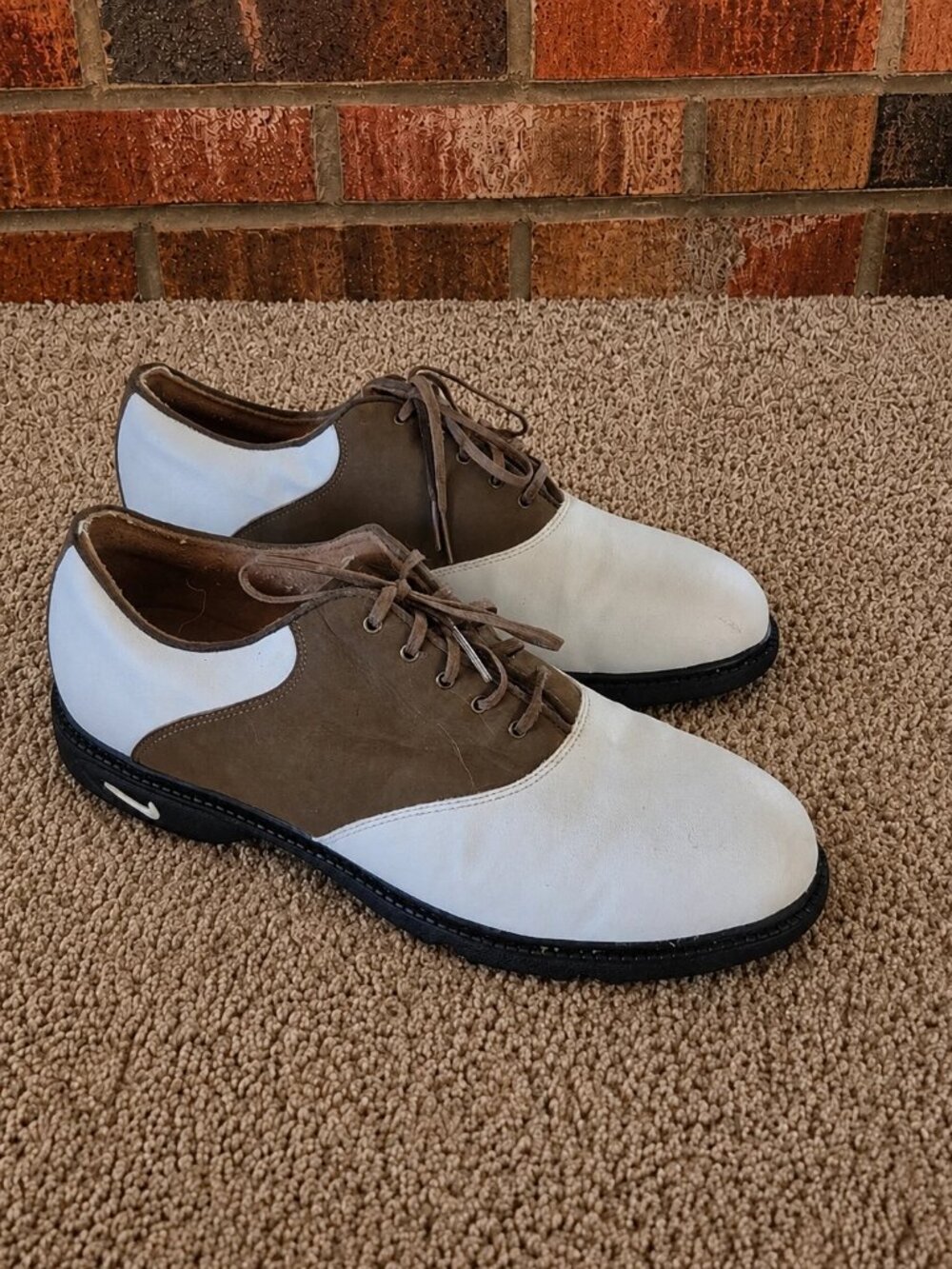 Nike Air Women's 8.5 Golf Shoes Cleats White Brown Saddle Leather